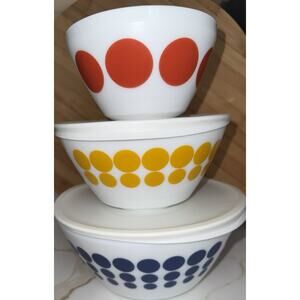Vintage Charm Inspired By Pyrex Polka Dots Nesting Mixing Bowls Missing One Lid